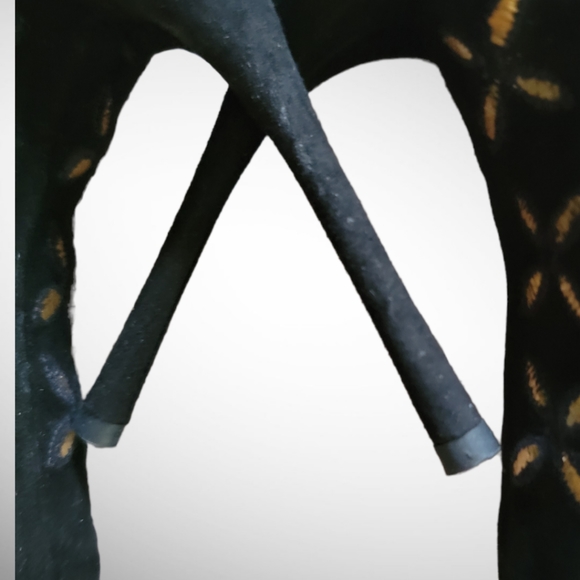 ALAIA |New in Box Black Suede w/Metallic Gold Floral Trim Open Toe Pumps S… - Picture 7 of 16